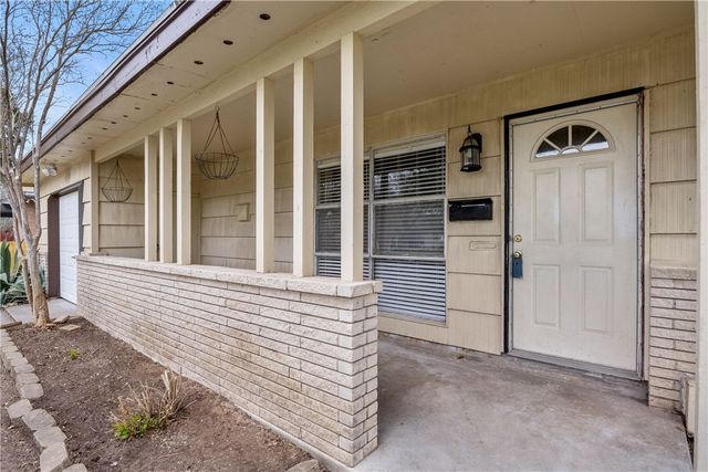 730 Santa Anita Dr, Kingsville, TX 78363