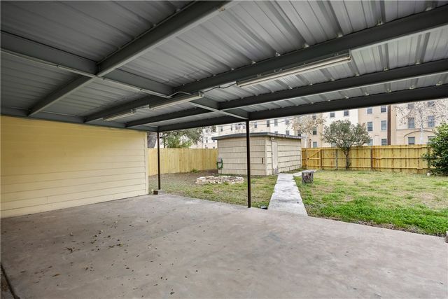 730 Santa Anita Dr, Kingsville, TX 78363