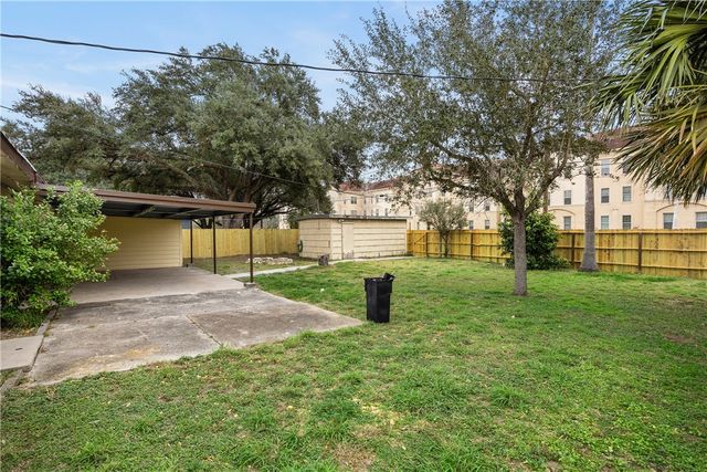 730 Santa Anita Dr, Kingsville, TX 78363