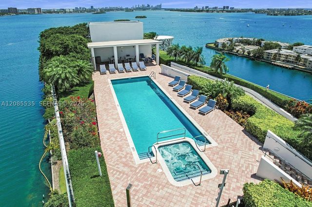 7934 West Dr 1105, North Bay Village, FL 33141