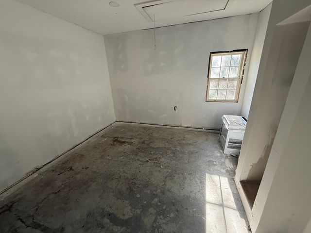 275 Lake Shore Drive, Barnstable, MA 02648