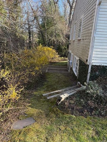 275 Lake Shore Drive, Barnstable, MA 02648