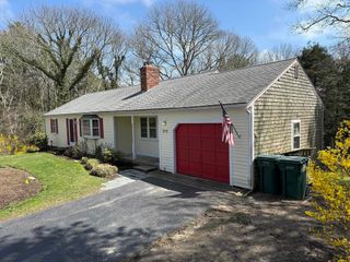 275 Lake Shore Drive, Barnstable, MA 02648
