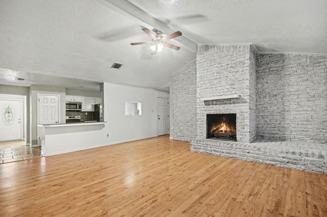16923 Blackhawk Boulevard, Friendswood, TX 77546