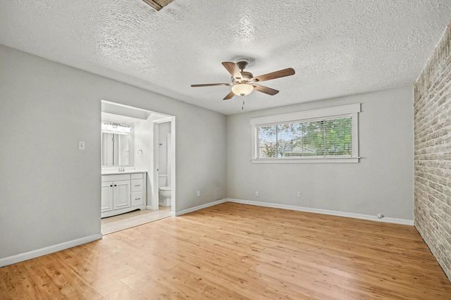 16923 Blackhawk Boulevard, Friendswood, TX 77546