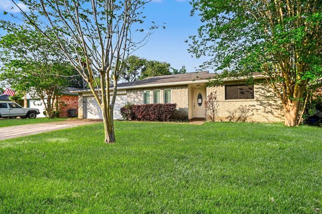 16923 Blackhawk Boulevard, Friendswood, TX 77546