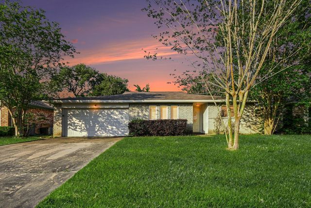 16923 Blackhawk Boulevard, Friendswood, TX 77546