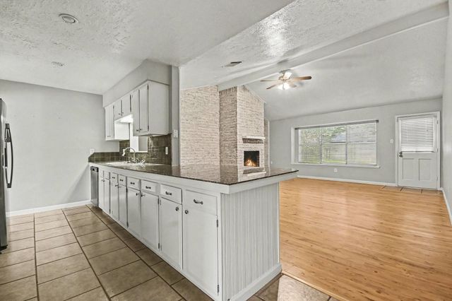 16923 Blackhawk Boulevard, Friendswood, TX 77546