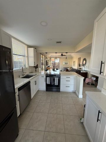 5726 Fox Hollow Drive A, Boca Raton, FL 33486