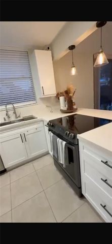 5726 Fox Hollow Drive A, Boca Raton, FL 33486