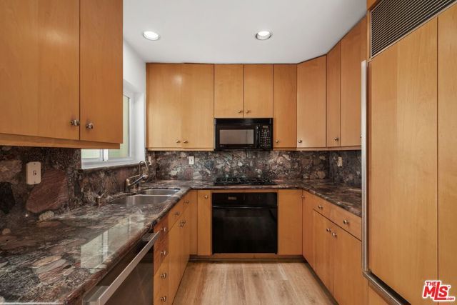3023 BERKELEY Avenue 8, Los Angeles, CA 90026