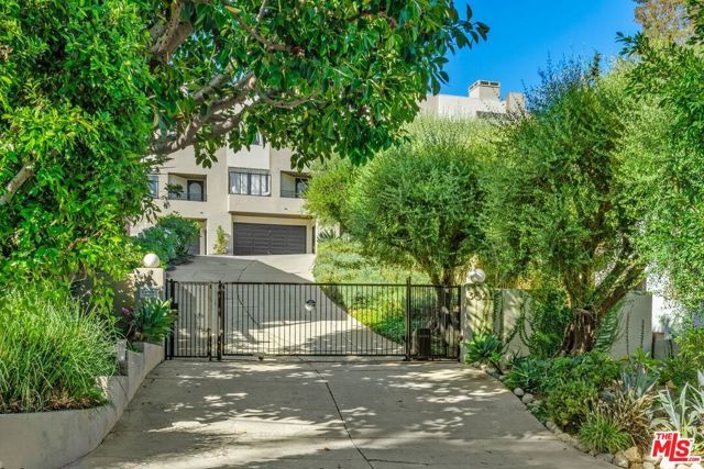 3023 BERKELEY Avenue 8, Los Angeles, CA 90026