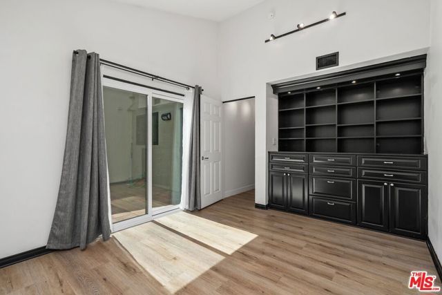 3023 BERKELEY Avenue 8, Los Angeles, CA 90026