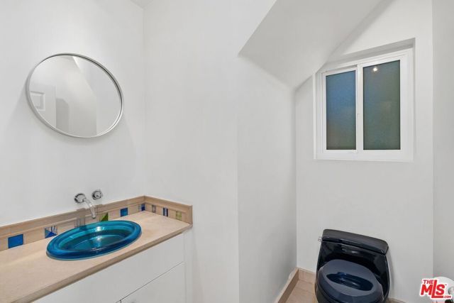 3023 BERKELEY Avenue 8, Los Angeles, CA 90026