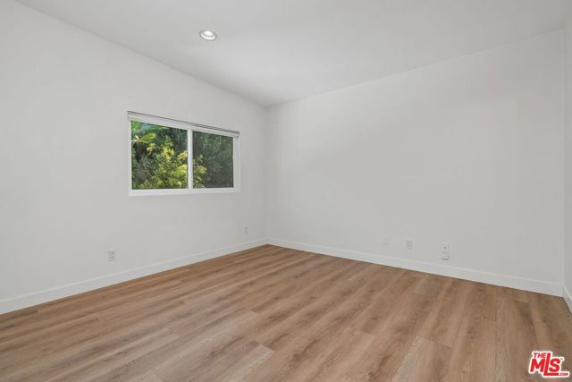 3023 BERKELEY Avenue 8, Los Angeles, CA 90026