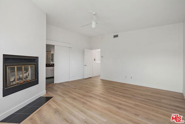 3023 BERKELEY Avenue 8, Los Angeles, CA 90026