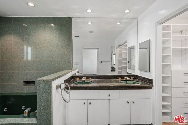 3023 BERKELEY Avenue 8, Los Angeles, CA 90026