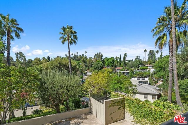 3023 BERKELEY Avenue 8, Los Angeles, CA 90026
