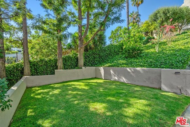 3023 BERKELEY Avenue 8, Los Angeles, CA 90026