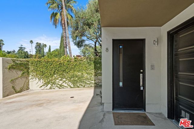 3023 BERKELEY Avenue 8, Los Angeles, CA 90026