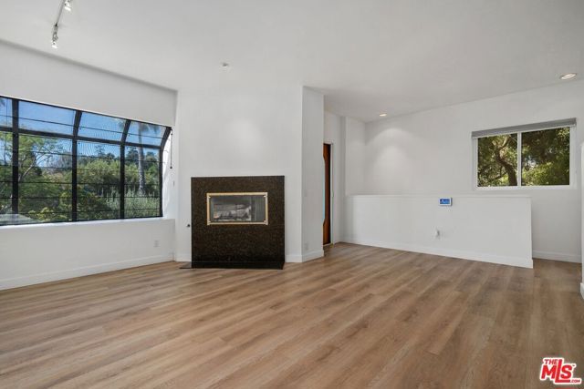 3023 BERKELEY Avenue 8, Los Angeles, CA 90026