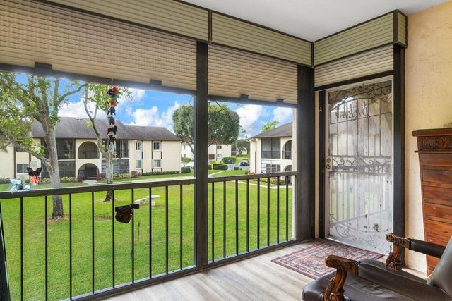 3587 LA PLAYAS B-2, Greenacres, FL 33463