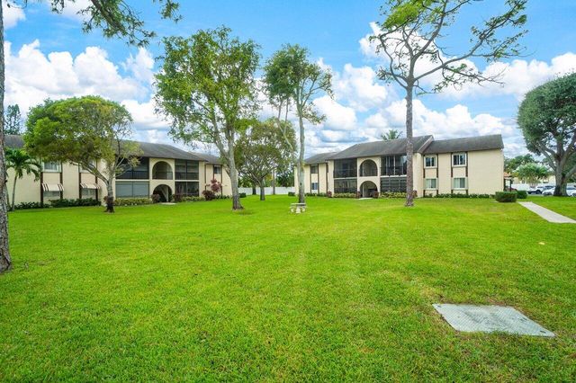3587 LA PLAYAS B-2, Greenacres, FL 33463