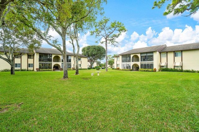 3587 LA PLAYAS B-2, Greenacres, FL 33463