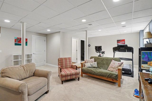 456 Vanessa Court, Saline, MI 48176