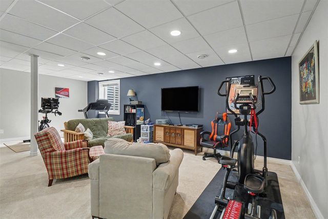 456 Vanessa Court, Saline, MI 48176