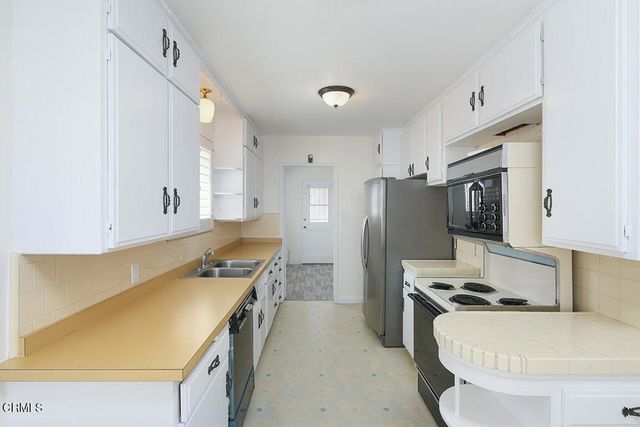 3411 S Cochran Avenue, Los Angeles, CA 90016