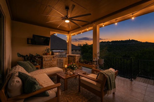 215 Vista Village CV, Austin, TX 78738