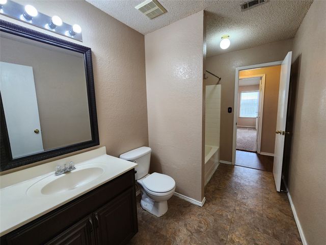 4821 Eagle Trace Drive, Fort Worth, TX 76244