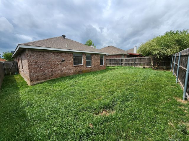 4821 Eagle Trace Drive, Fort Worth, TX 76244