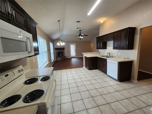 4821 Eagle Trace Drive, Fort Worth, TX 76244