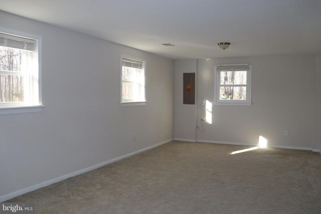 8918 BURWELL RD, Nokesville, VA 20181