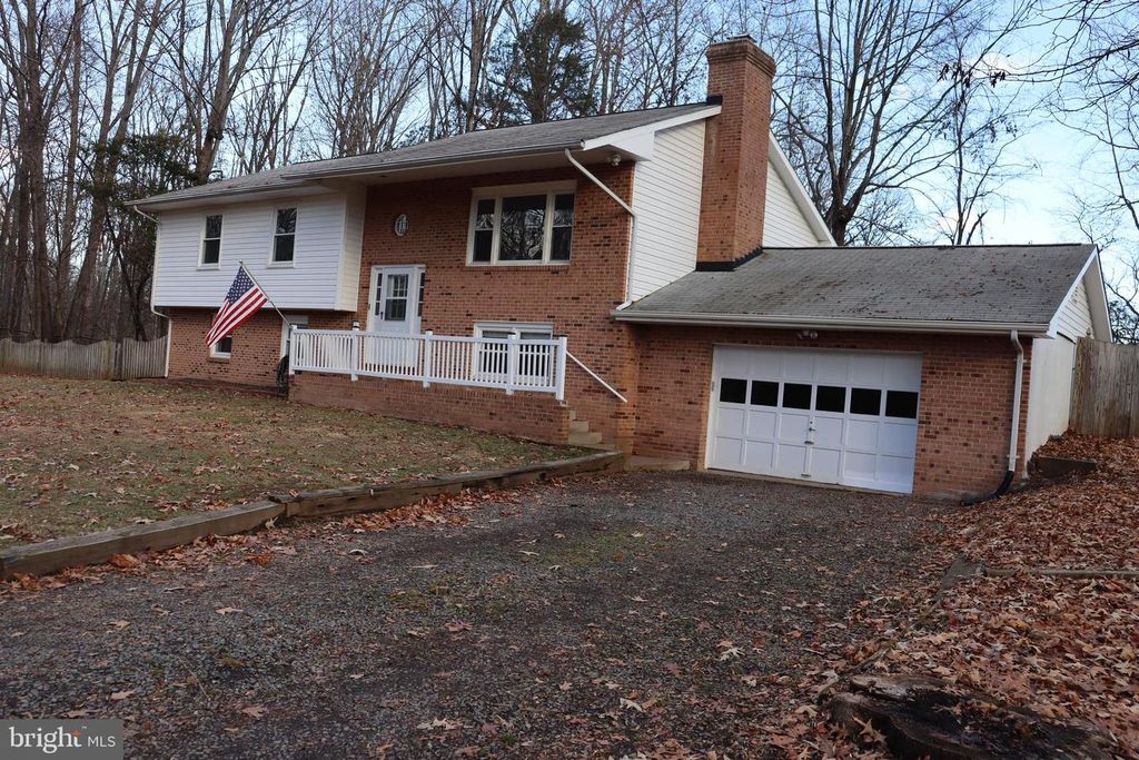 8918 BURWELL RD, Nokesville, VA 20181