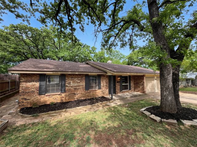 1023 N Lucas Drive, Grapevine, TX 76051