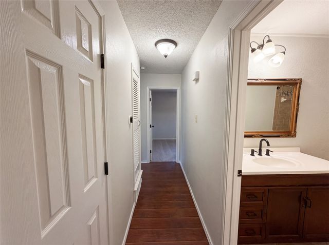 1023 N Lucas Drive, Grapevine, TX 76051