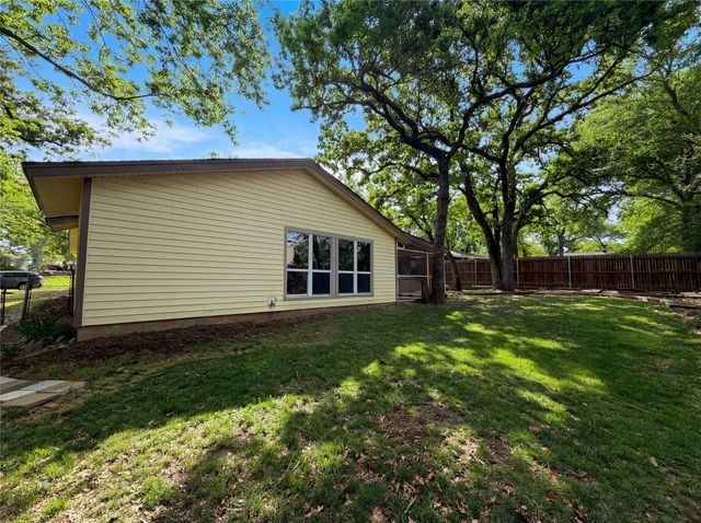 1023 N Lucas Drive, Grapevine, TX 76051
