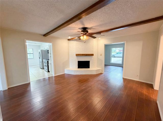 1023 N Lucas Drive, Grapevine, TX 76051