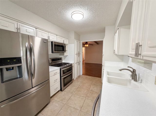 1023 N Lucas Drive, Grapevine, TX 76051