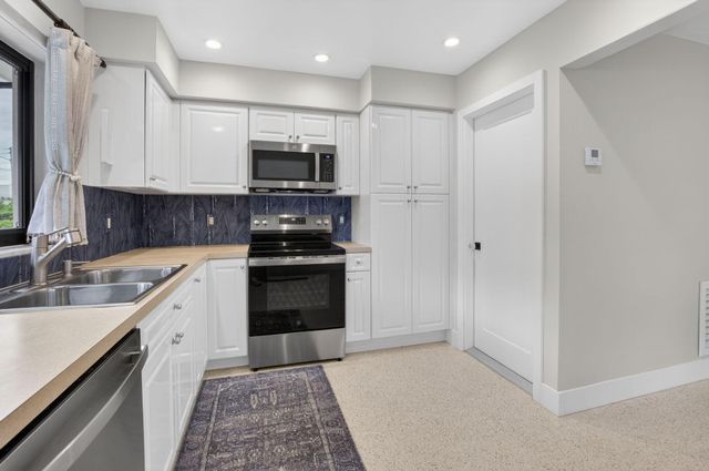 450 SW 12th Terrace, Boca Raton, FL 33486