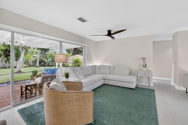 450 SW 12th Terrace, Boca Raton, FL 33486