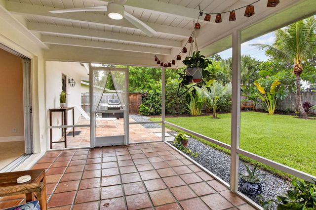 450 SW 12th Terrace, Boca Raton, FL 33486
