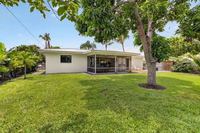450 SW 12th Terrace, Boca Raton, FL 33486