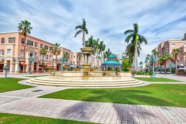 450 SW 12th Terrace, Boca Raton, FL 33486
