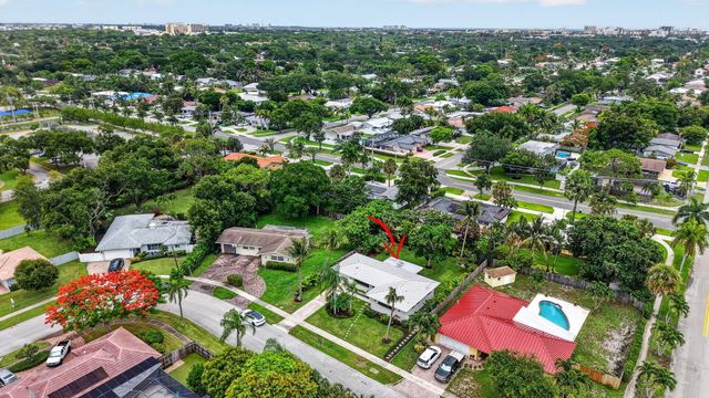 450 SW 12th Terrace, Boca Raton, FL 33486