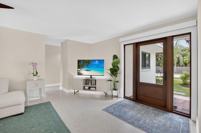 450 SW 12th Terrace, Boca Raton, FL 33486