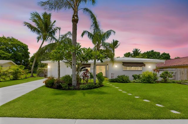 450 SW 12th Terrace, Boca Raton, FL 33486